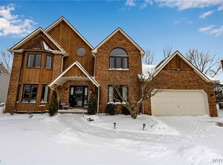 4 Summershade Ct, East Amherst, NY 14051