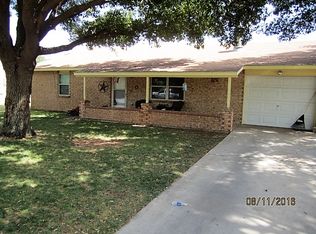 909 E Tascosa Ave, Kermit, TX 79745