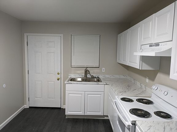 4th image of 472 Dianne Dr