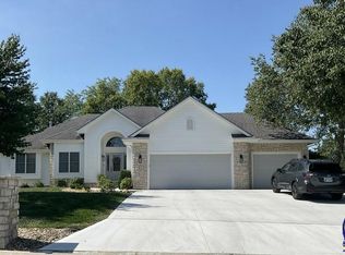 7345 SW Kings Forest Rd, Topeka, KS 66610