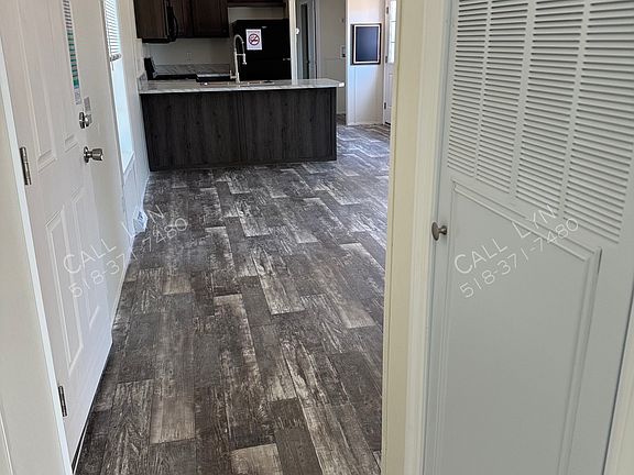 5th image of 8 Saratoga Dr