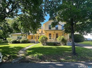 47 Jaenicke Ln #A, Hamden, CT 06517