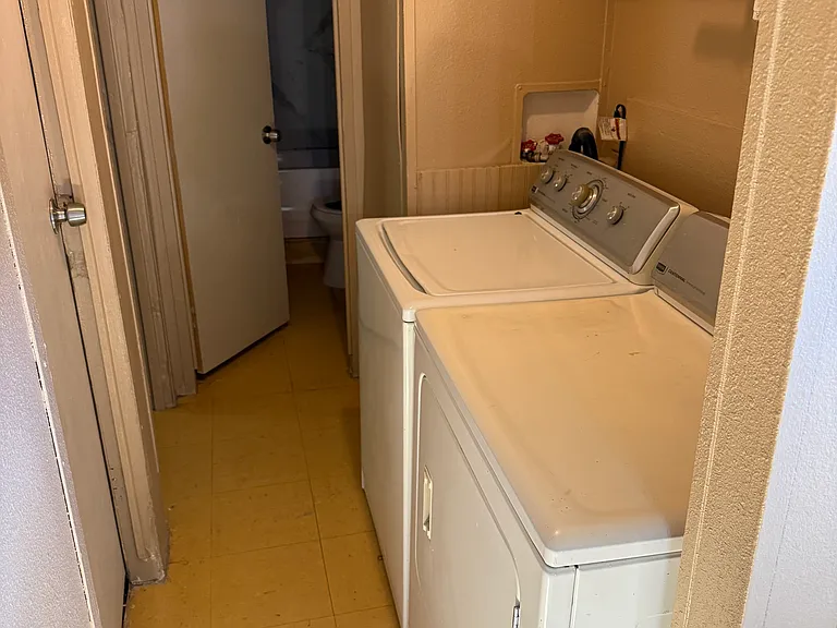 809 Heritage Ct — Photo 3