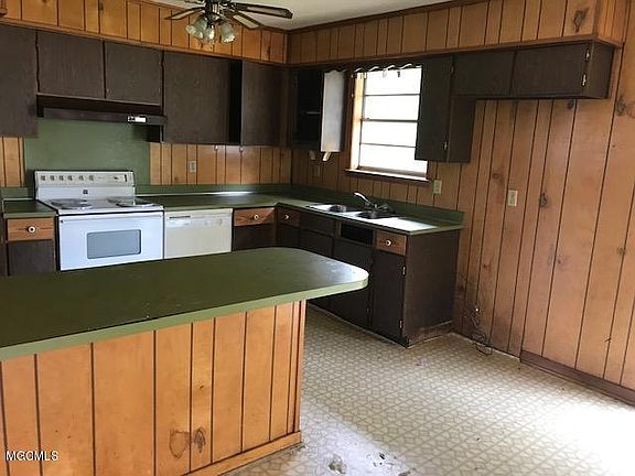 5th image of 636 Cypress Dr