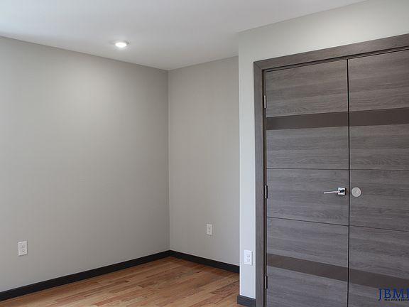 5th image of 2541 Montrose St #D