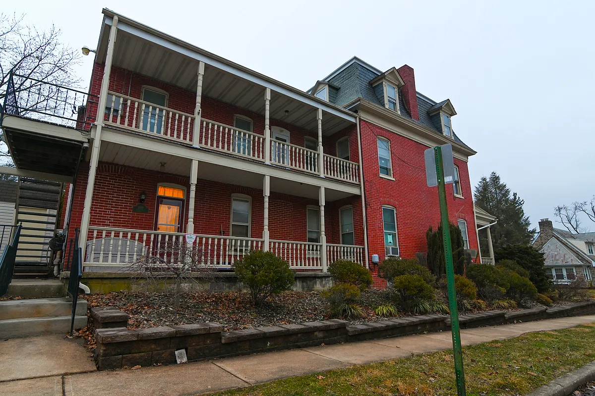 balcony entrance - 1538 1st Ave #2
