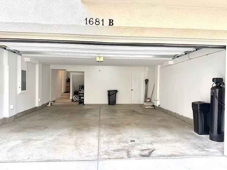1681 Acacia St #B — Photo 18