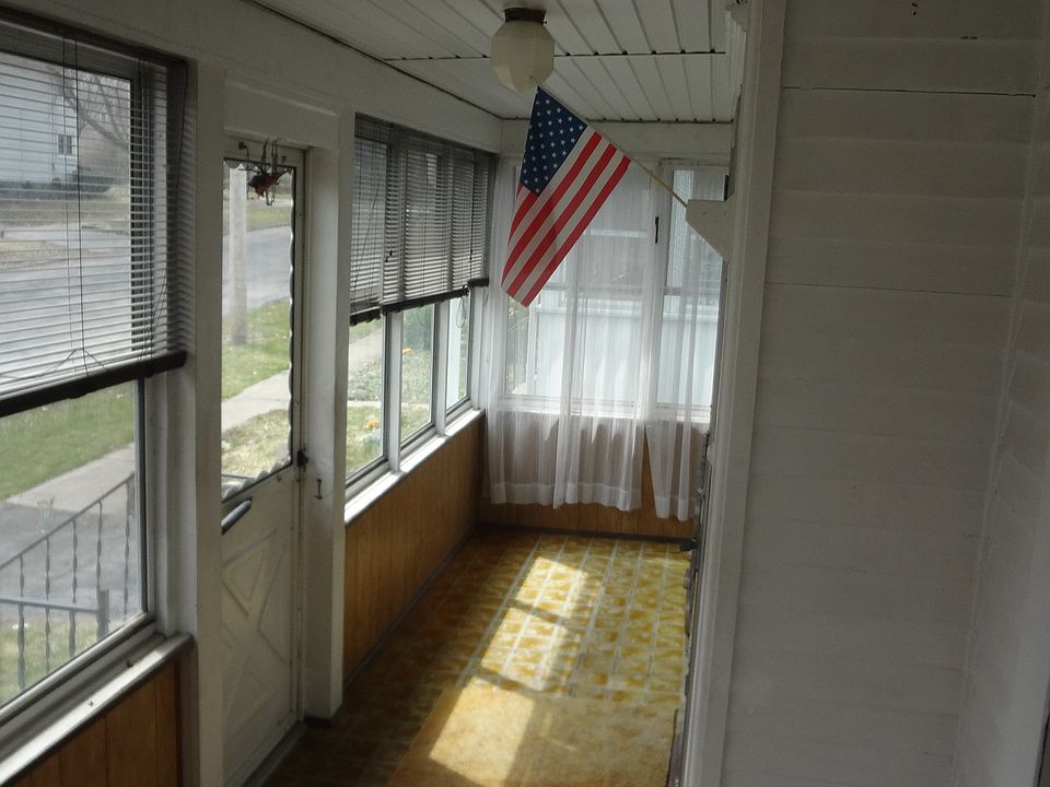 Front enclosed porch