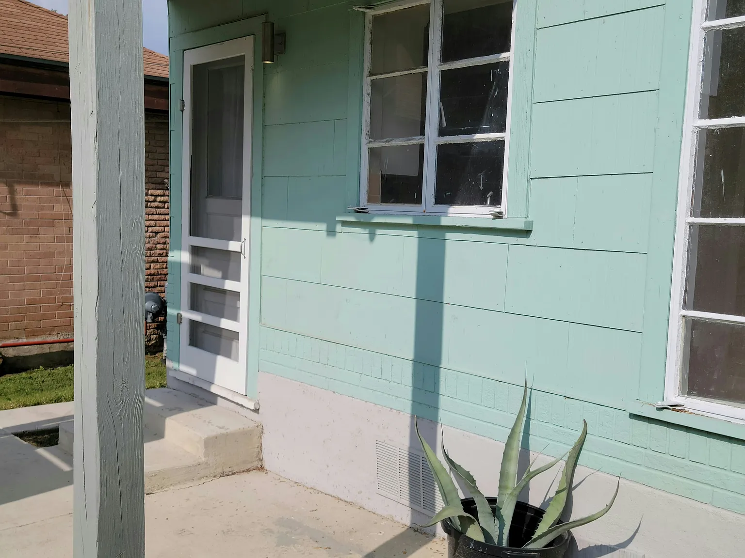 1528 Steves Avenue - 1 — Photo 3