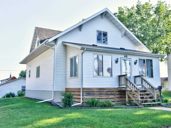 40 W Maple Dr, Hartley, IA 51346