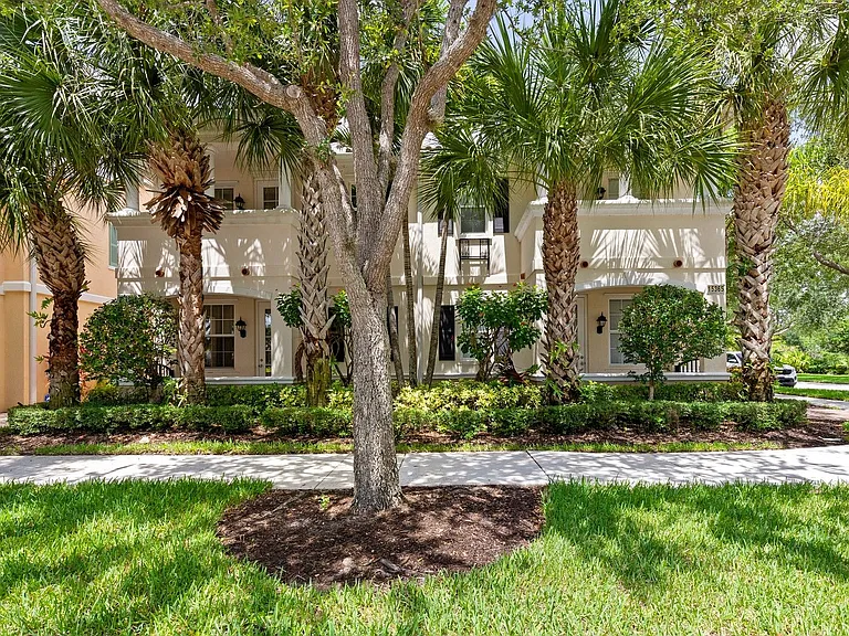 15369 Laughing Gull Ln — Photo 2