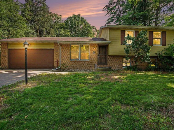 22020 Hanover Dr, Bristol, IN 46507