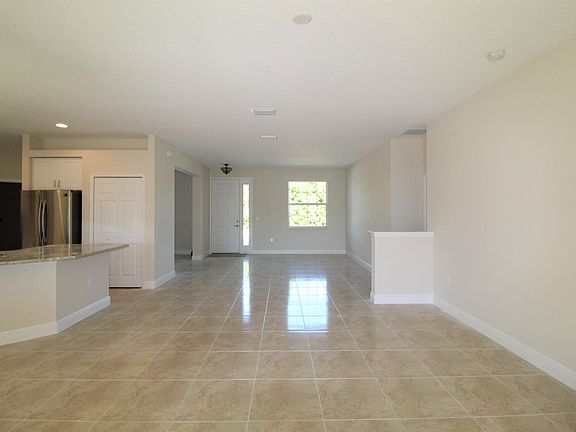 3rd image of 626 Jeanne Avenue