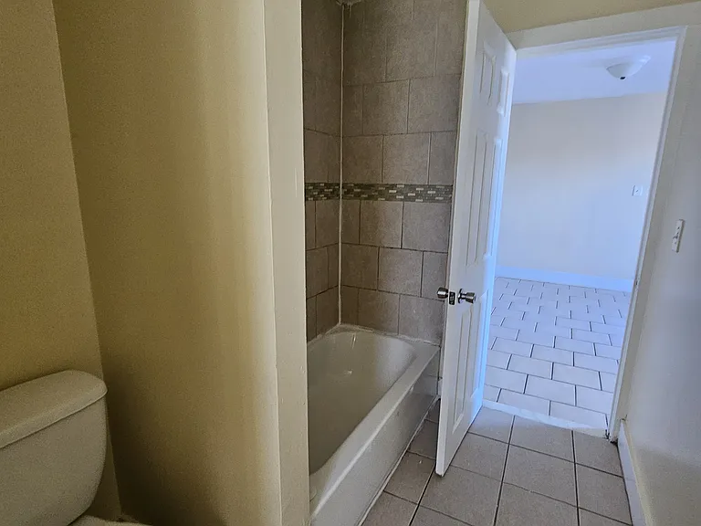 122 Derby Ave #2 — Photo 6