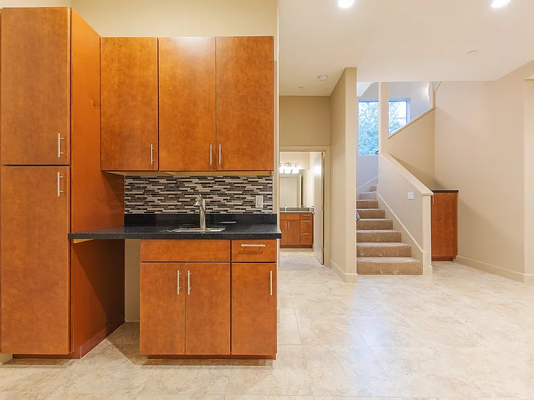 2073 Pasadena Glen Rd — Photo 4