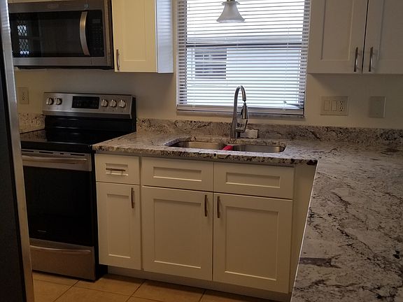 2nd image of 328 W Ann St