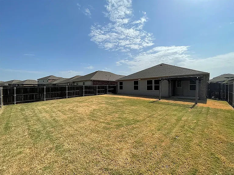 1007 Riverstone Trl — Photo 14