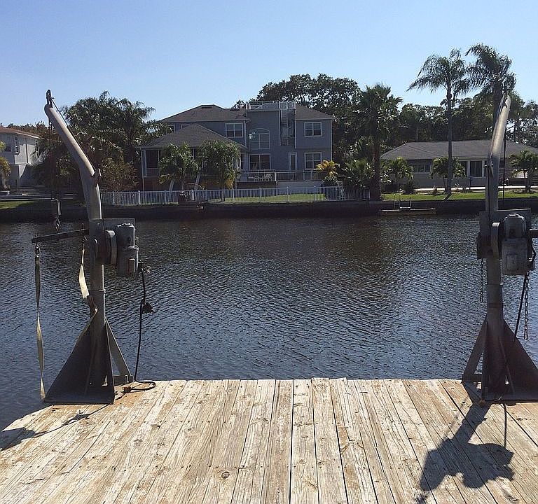 1st image of 307 Lagoon Dr
