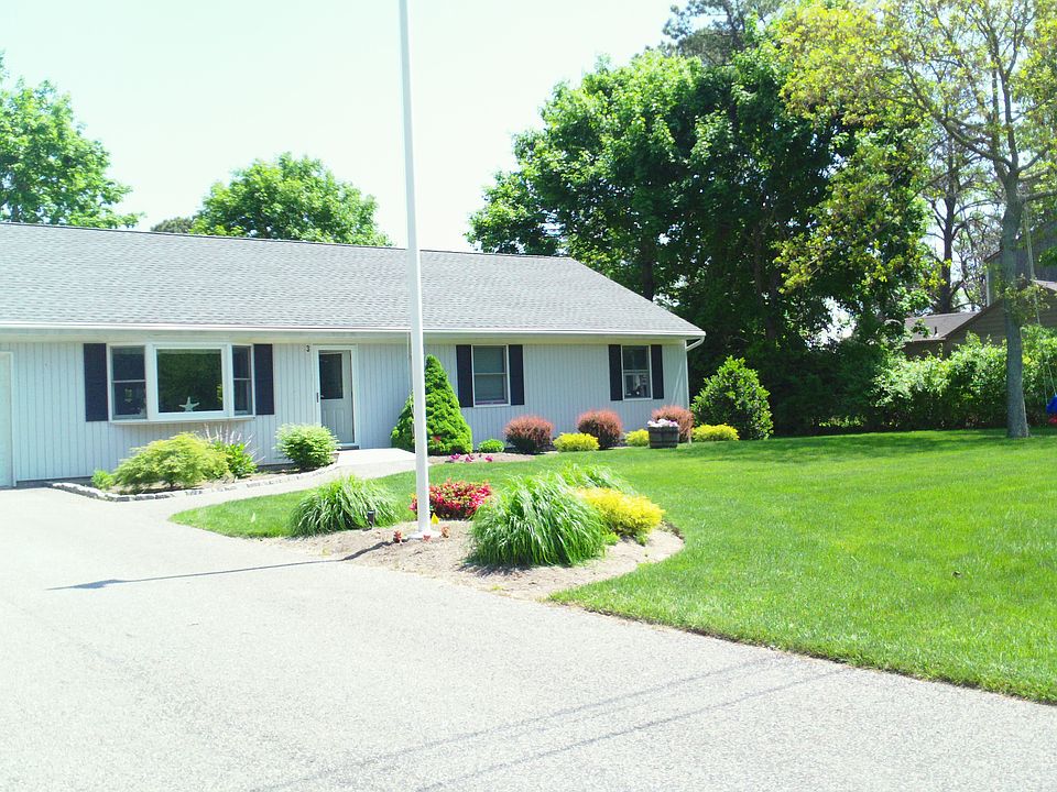 1st image of 3 Grand Ave