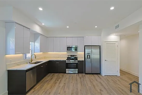3 bed, 1200 sqft, $3,575 — Photo 4
