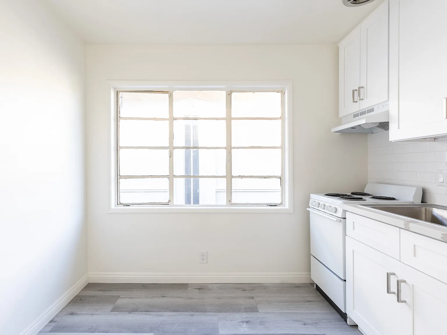 4561 N Figueroa St — Photo 4