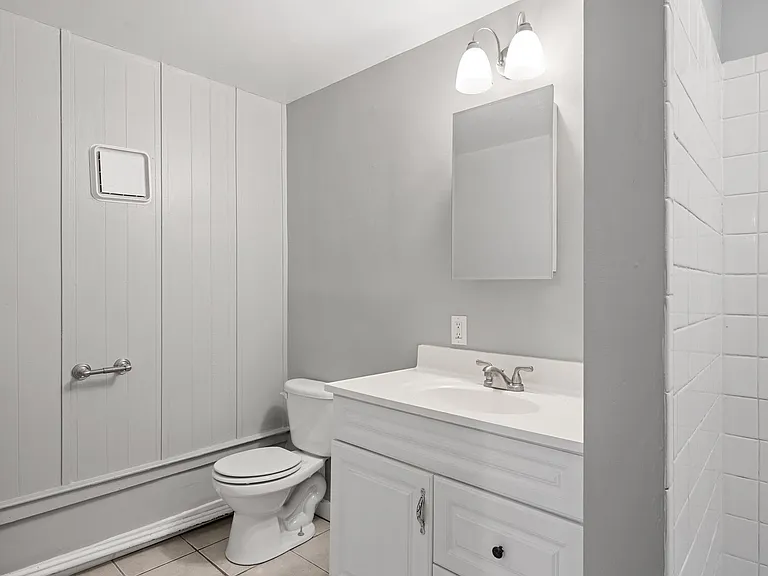 Doolittle 2735 Humboldt Ave S — Photo 13