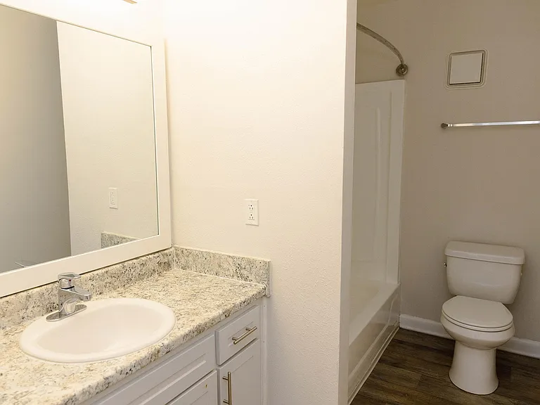 Chase Cove Apartments — Photo 154