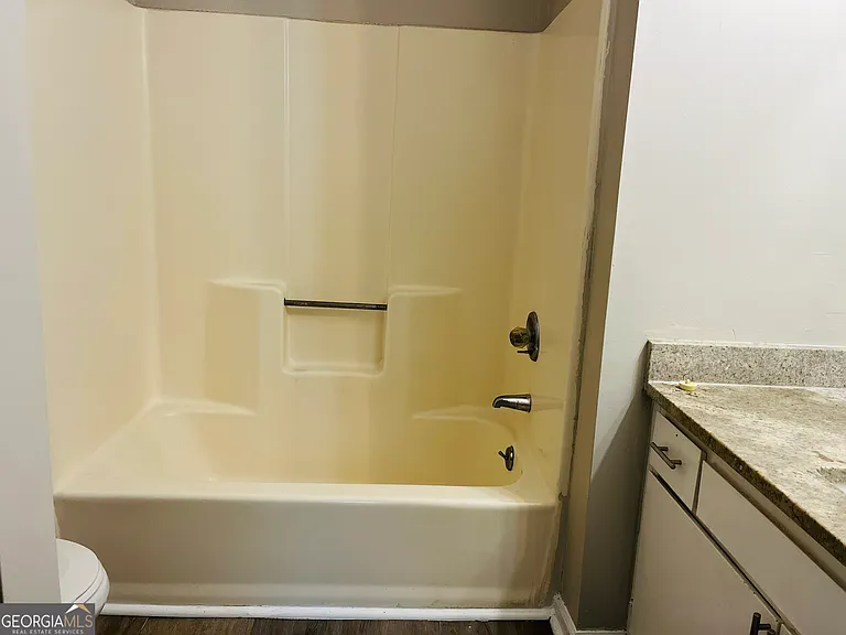 907 Silverwood Dr #907 — Photo 16