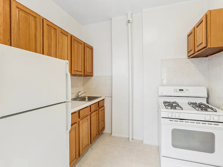 628 W 151st St #6G — Photo 4