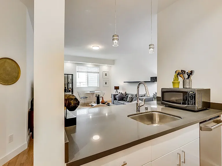 1142-1146 Montgomery St #7022R — Photo 2