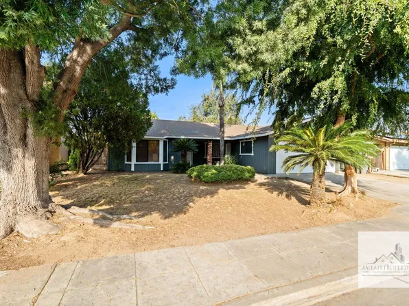2926 Ezie Ave, Clovis, CA 93611
