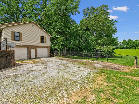 5th image of 54 Hutchings Ln
