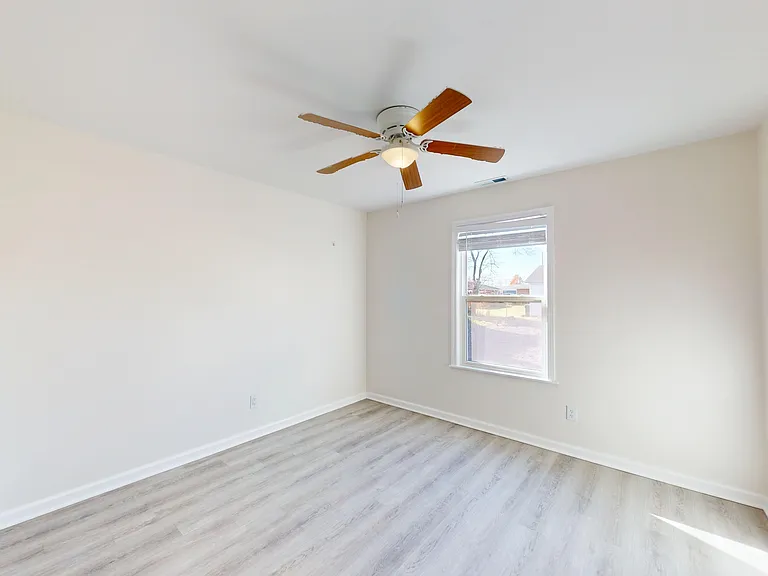 744 N 13th St #1 — Photo 20