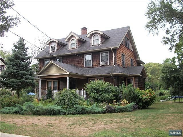 1st image of 144 Woodridge Pl