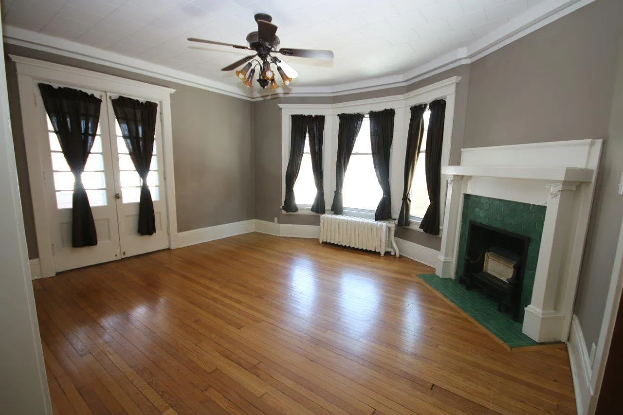 4 bed, 2100 sqft, $2,395 — Photo 1