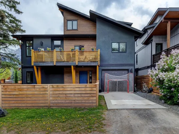 1401 W 1st Ave #1, Canmore, AB T1W 1M6