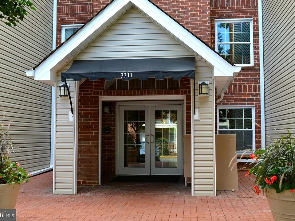 3311 Wyndham Cir #1201