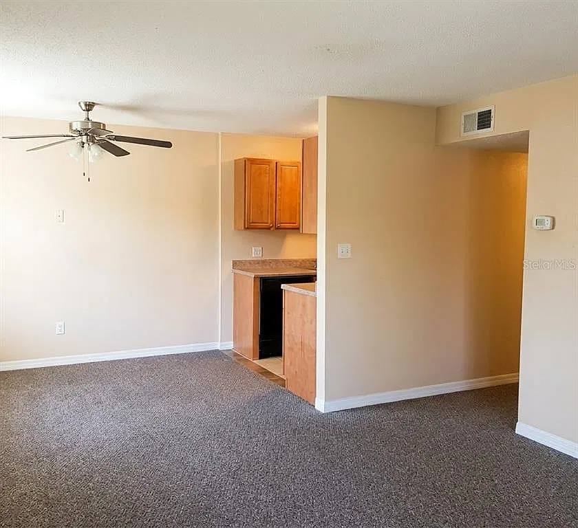 2 bed, 1.0 bath, 881 sqft, $1,600 — Photo 4