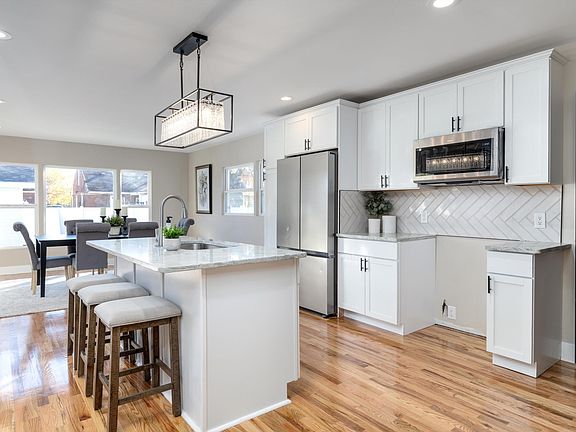 3rd image of 18688 Birwood St