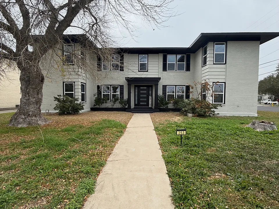 253 Leming Ave #4