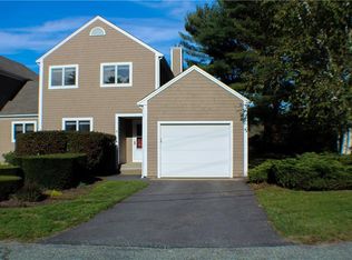 2 Palmer Cir, Hope Valley, RI 02832