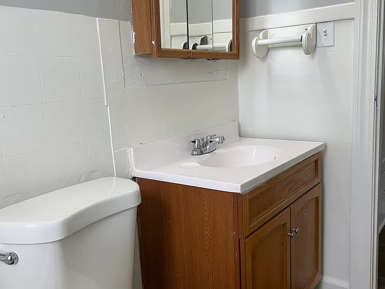 1306 N Chester Ave — Photo 10