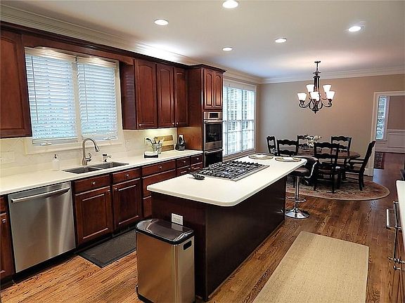 5th image of 3487 Paces Ferry Cir SE