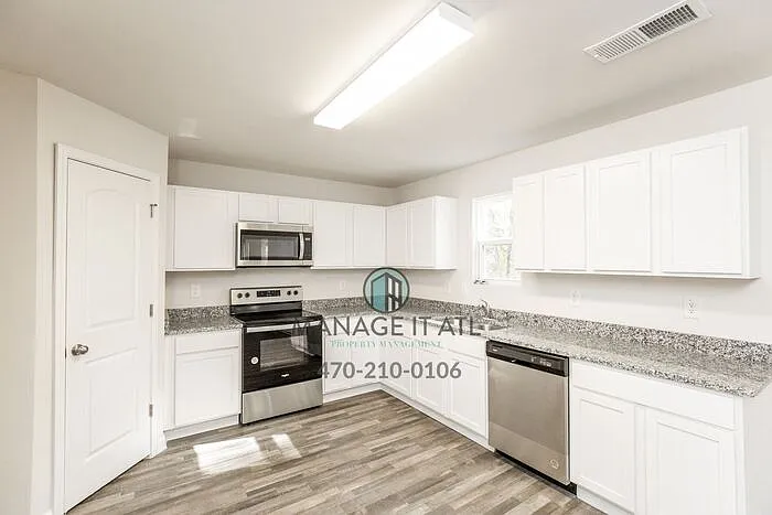 750 Shallowford Rd — Photo 13