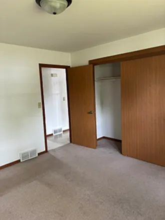 2549 Suburban St — Photo 8