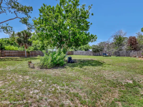 850 Carnival Rd SE, Palm Bay, FL 32909
