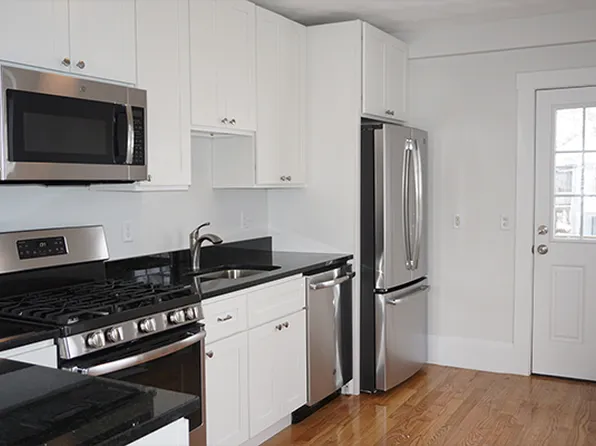 254 Ash St #4, Waltham, MA 02453