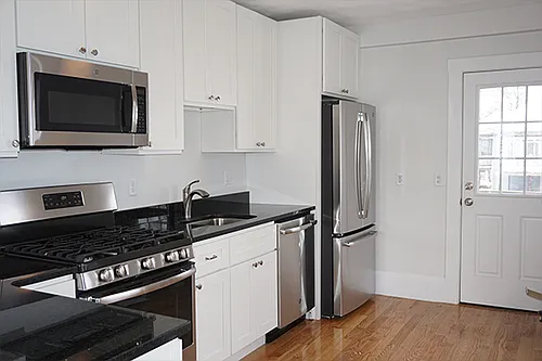 252 Ash St Photo 1
