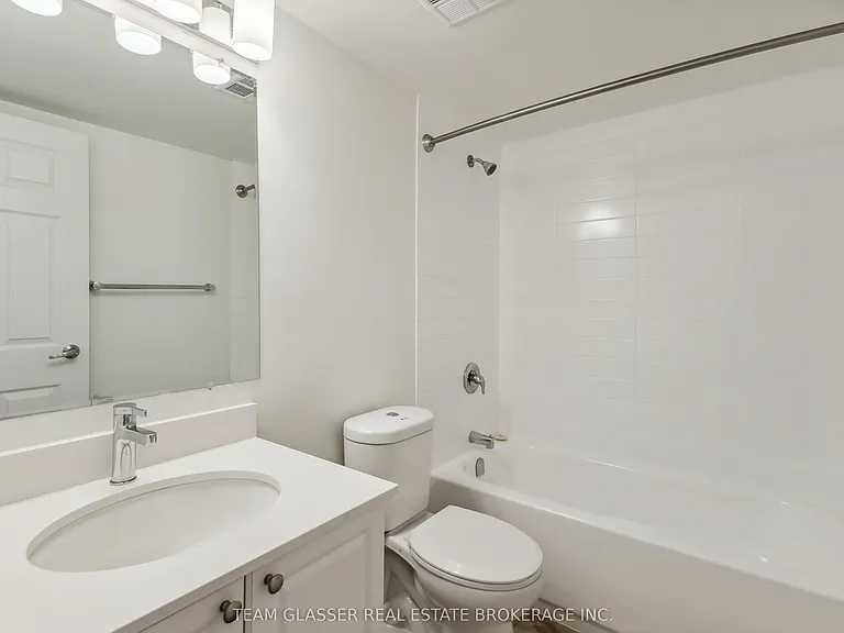 21 King St #1201 — Photo 7