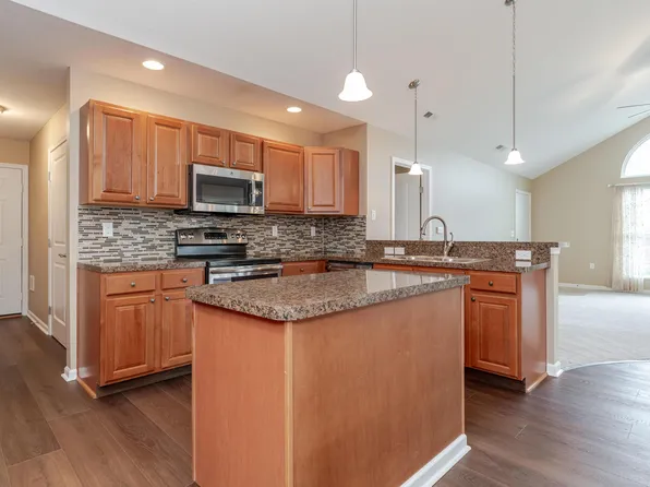 5696 Asherton Woods Dr, Westerville, OH 43081